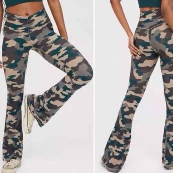 aerie Pants - 🌟 OFFLINE by Aerie Camo Print Real Me High Waisted Flare Leggings SZ S